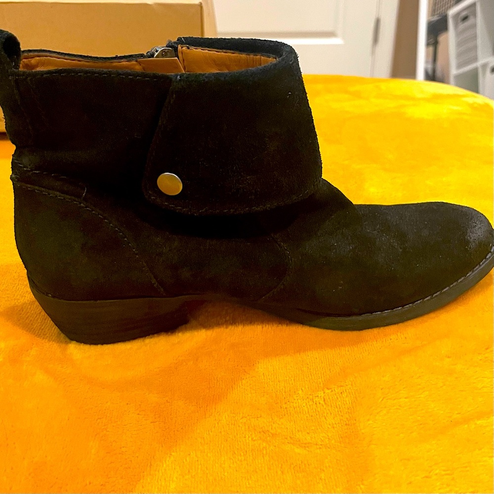 Nine West Black Suede Booties Sz 7.5